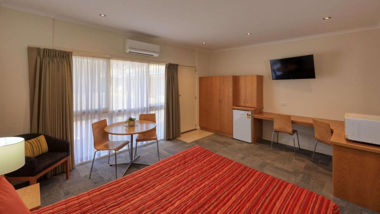 Quality Inn Суон Хил Екстериор снимка